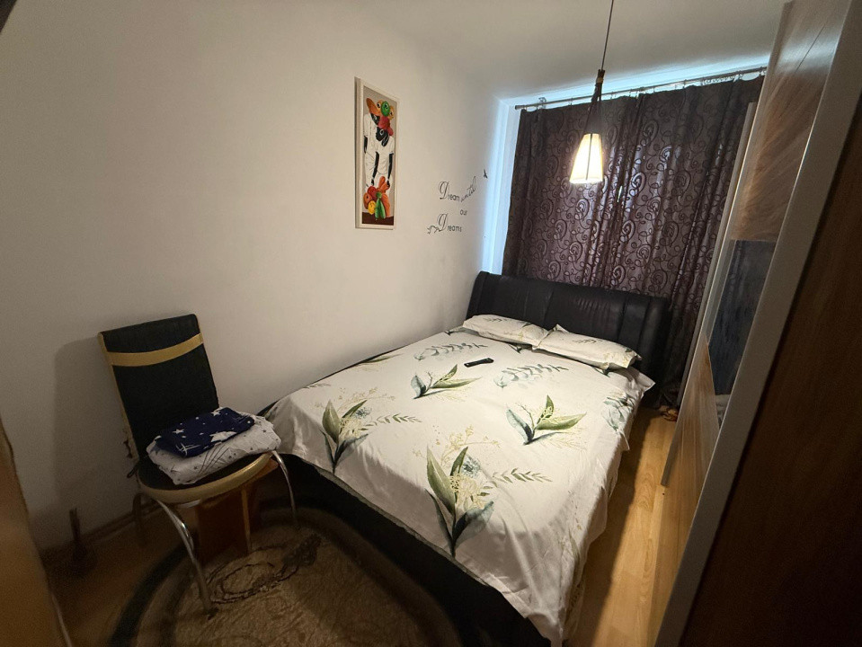 Apartament 3 camere semidecomandat, 50mp, Craiovita, zona Bigu Vechi