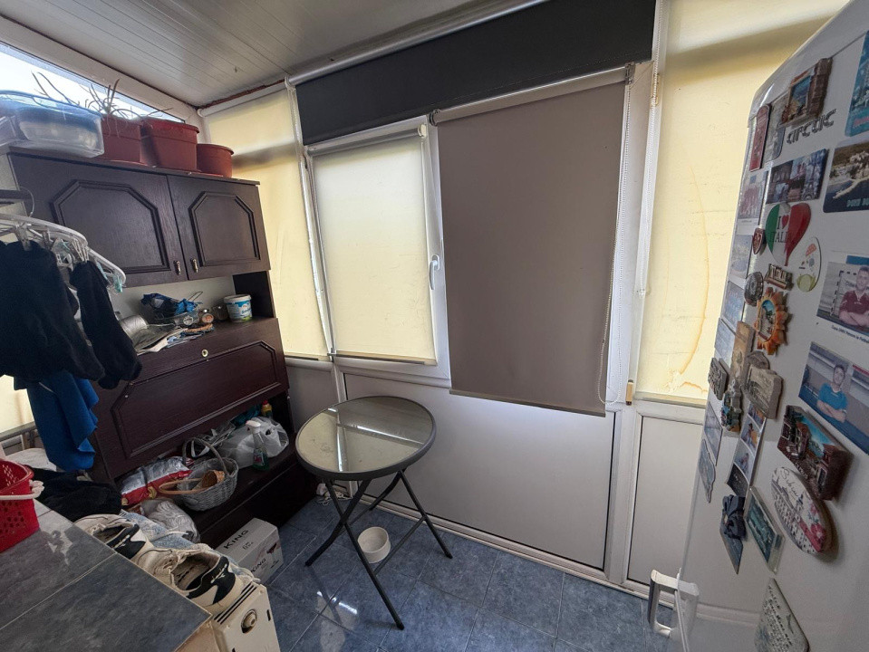 Apartament 3 camere semidecomandat, 50mp, Craiovita, zona Bigu Vechi