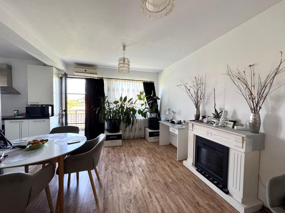 Apartament cu 3 camere de vanzare pe 2 nivele, spatios si luminos - Victoriei