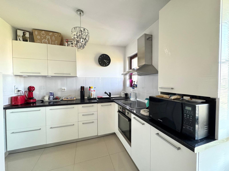 Apartament cu 3 camere de vanzare pe 2 nivele, spatios si luminos - Victoriei