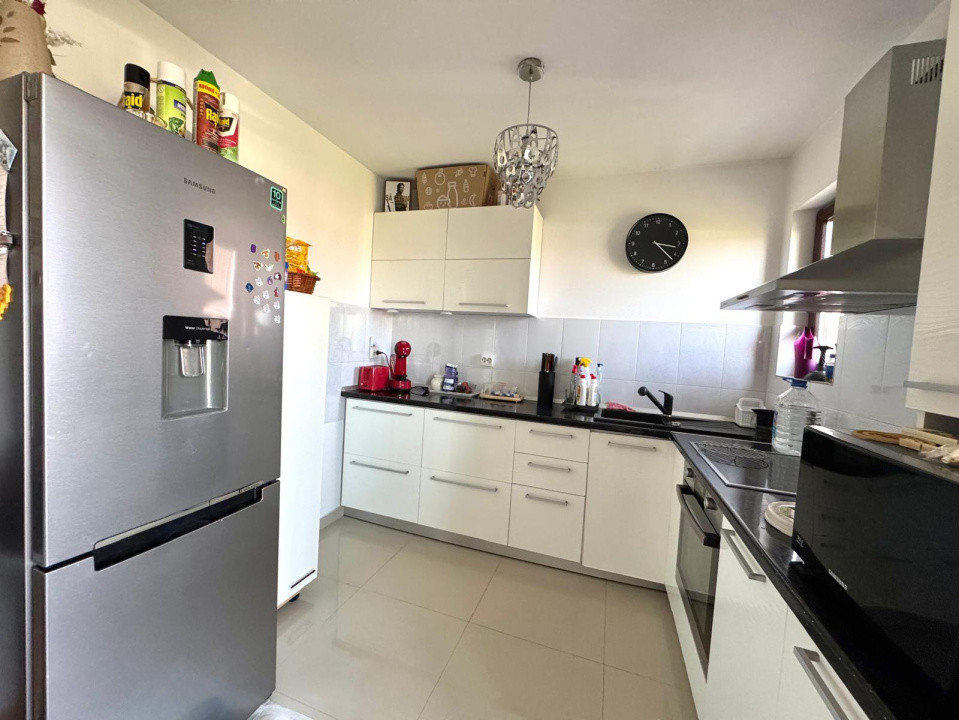 Apartament cu 3 camere de vanzare pe 2 nivele, spatios si luminos - Victoriei