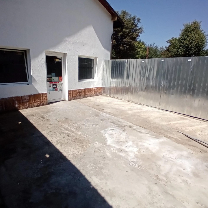 Spatiu comercial pretabil magazin alimentar sau birou in Manastur
