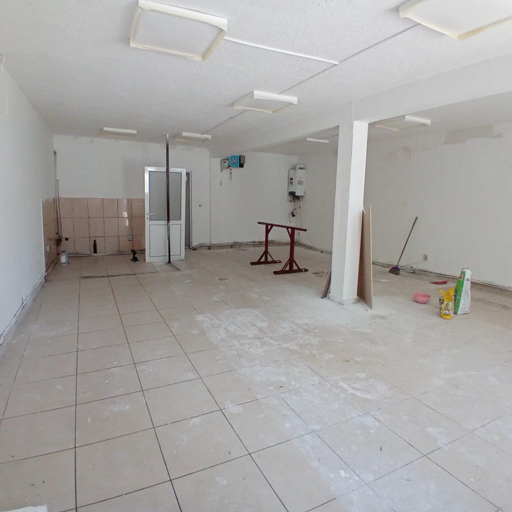 Spatiu comercial pretabil magazin alimentar sau birou in Manastur