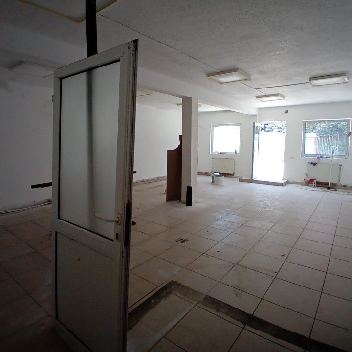 Spatiu comercial pretabil magazin alimentar sau birou in Manastur