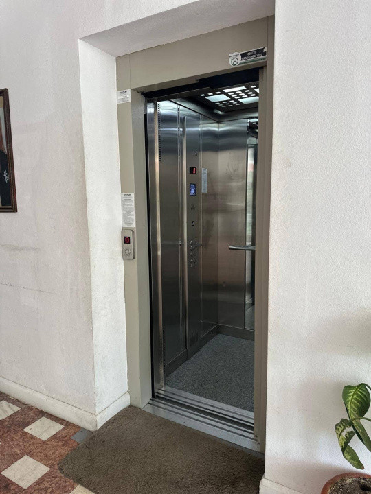 Apartament 2 camere de vanzare 