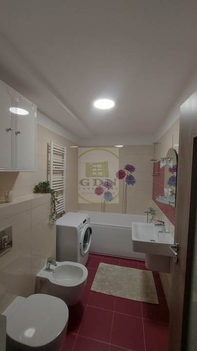 Inchiriere apartament 2 camere vis a vis Coresi, Brașov