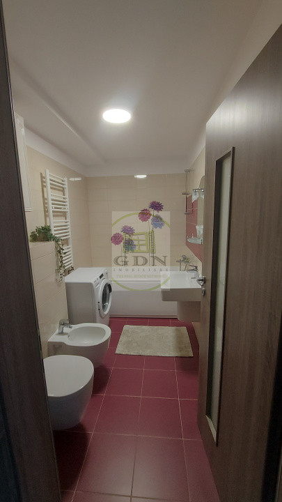 Inchiriere apartament 2 camere vis a vis Coresi, Brașov