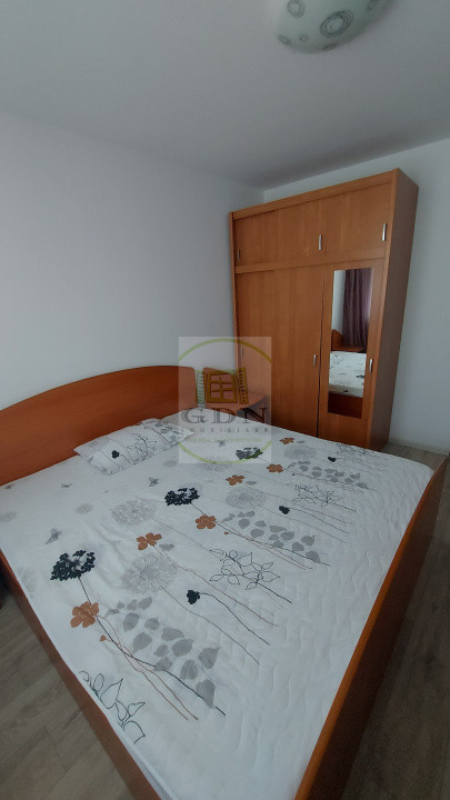 Inchiriere apartament 2 camere vis a vis Coresi, Brașov