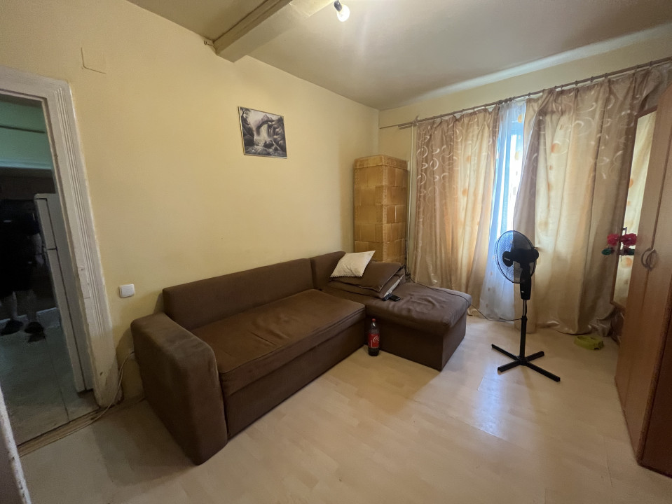 Apartament la casa de vânzare 