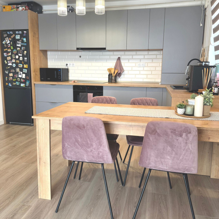 Apartament 3 camere de vanzare 