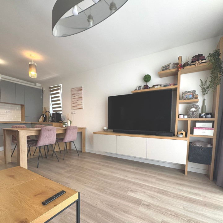 Apartament 3 camere de vanzare 