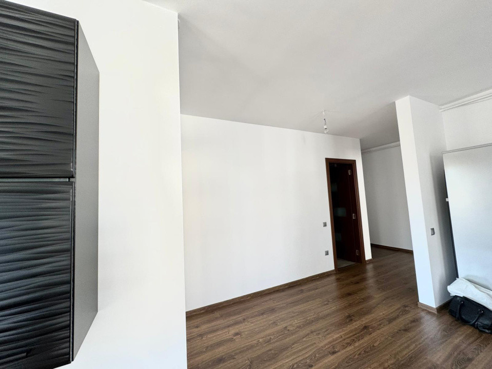 Apartament cu 3 camere de vanzare - etaj 2 - Marasesti bloc relativ nou