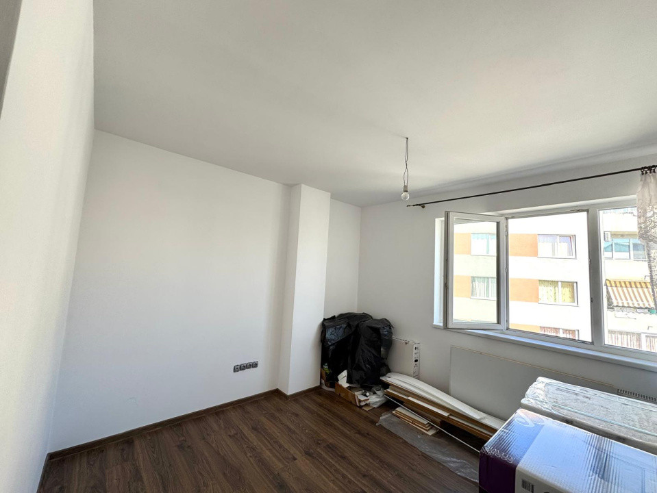 Apartament cu 3 camere de vanzare - etaj 2 - Marasesti bloc relativ nou