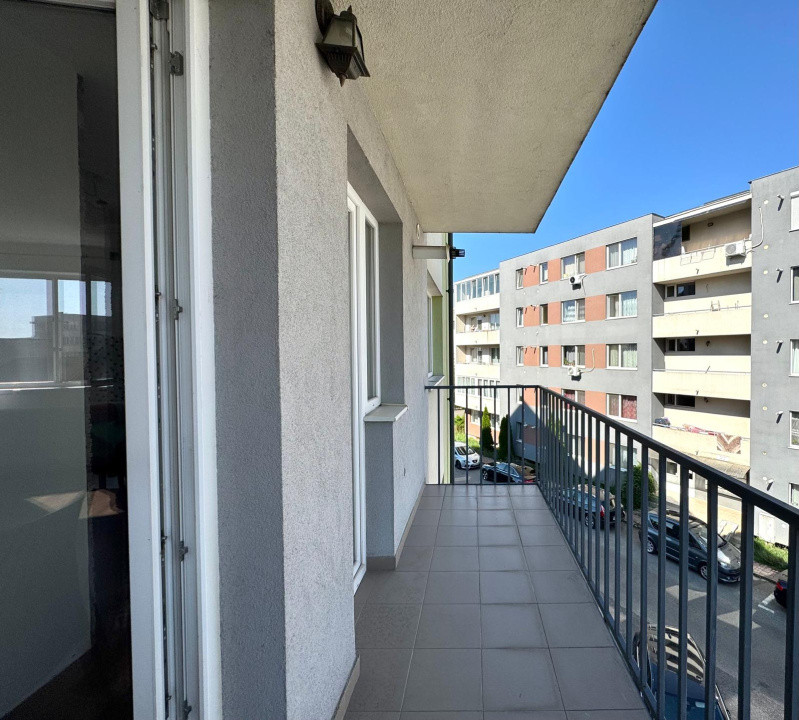 Apartament cu 3 camere de vanzare - etaj 2 - Marasesti bloc relativ nou