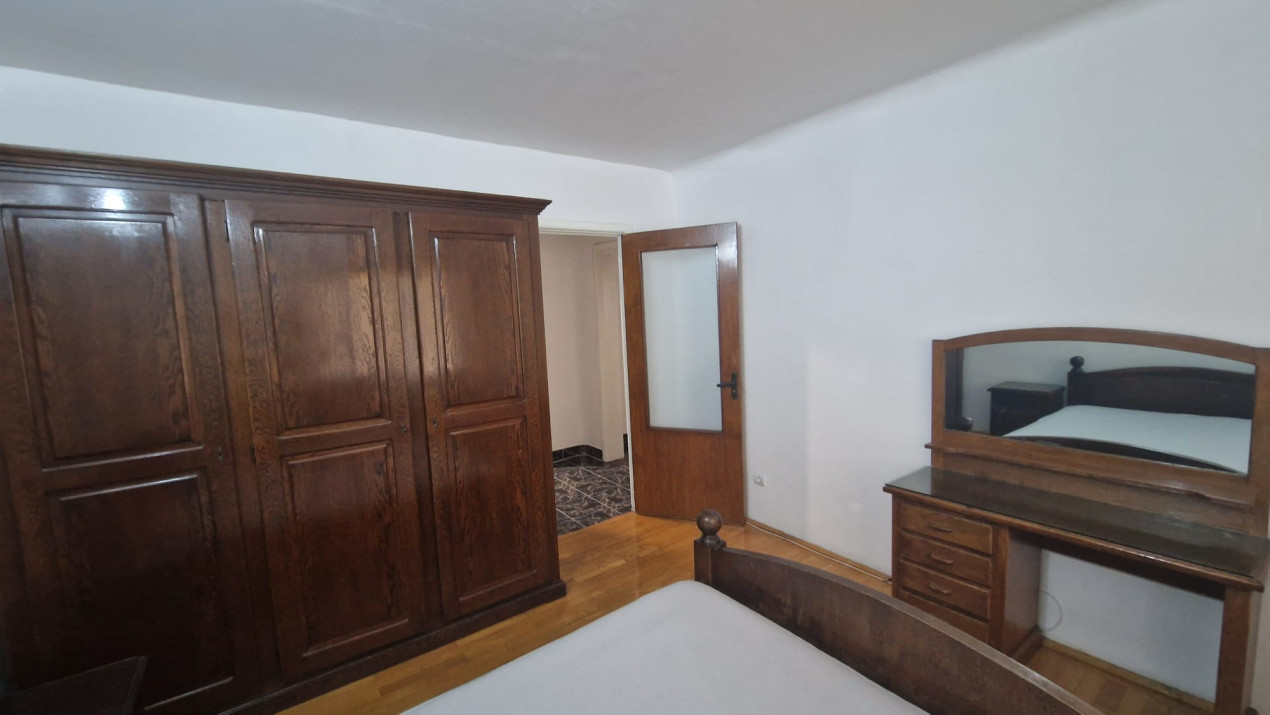 Apartament 3 camere, decomandat, 70mp, 1 mai, zona Spitalului