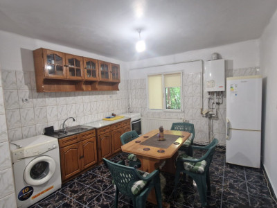 Apartament 3 camere, decomandat, 70mp, 1 Mai, zona Spital Nr.1