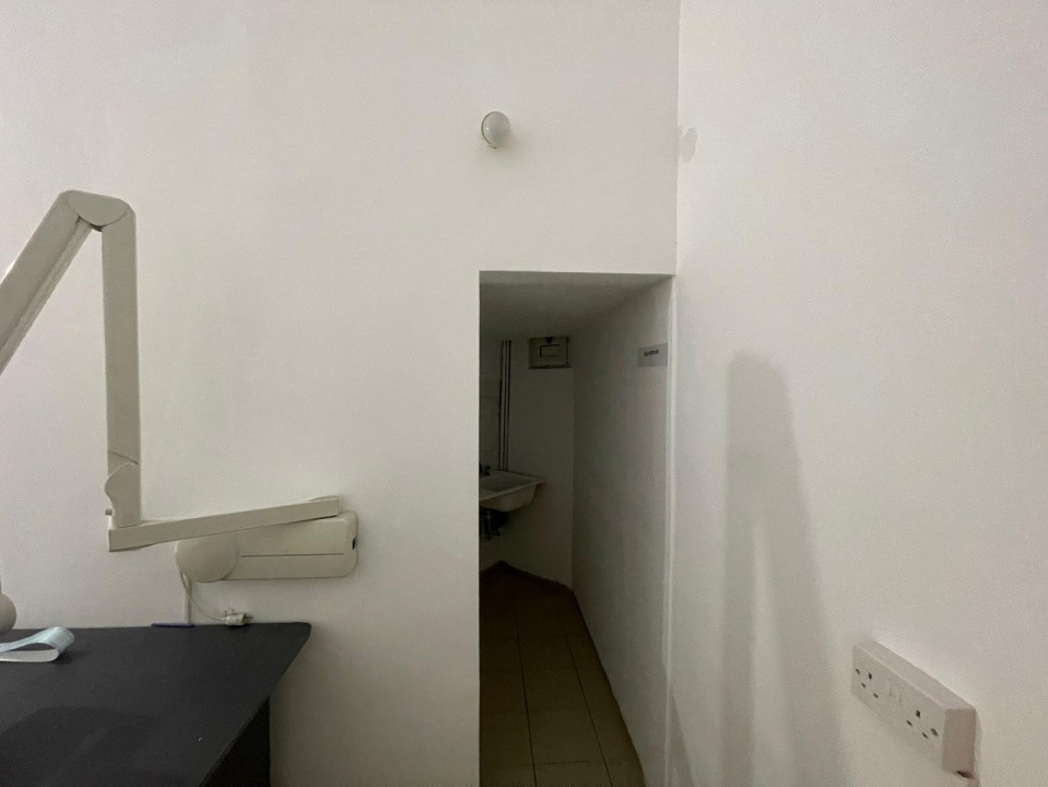 Spațiu comercial zona McDonald s 35,21mp pretabil cabinet medical