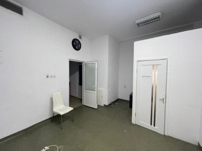 Spațiu comercial zona McDonald s 35,21mp pretabil cabinet medical