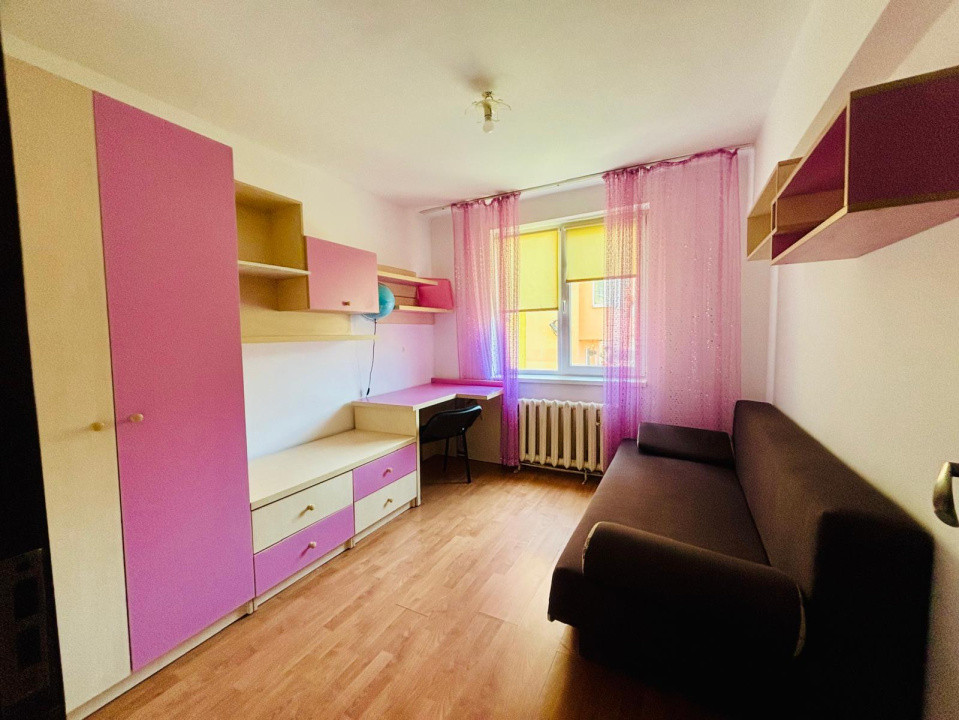 De vanzare apartament 4 camere zona Ultracentrala