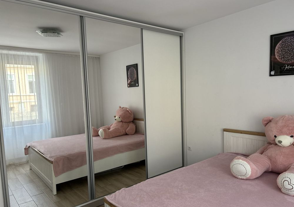Apartament 3 camere la parterul unei vile, cu curte comună – 65 mp utili