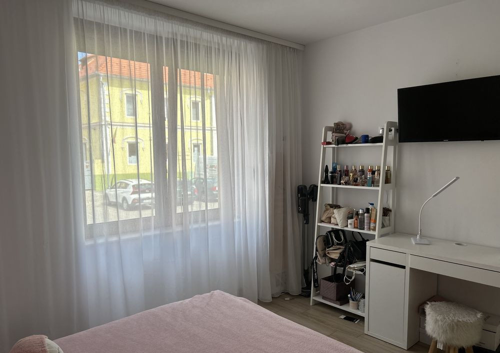 Apartament 3 camere la parterul unei vile, cu curte comună – 65 mp utili