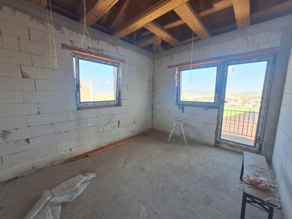 Urgent! Ofertă de vânzare casă finisată în exterior, Dezmir, 172000 Eur