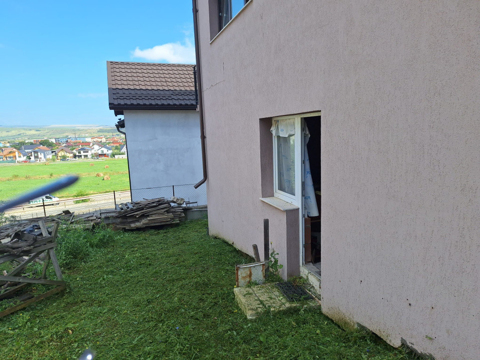 Urgent! Ofertă de vânzare casă finisată în exterior, Dezmir, 172000 Eur