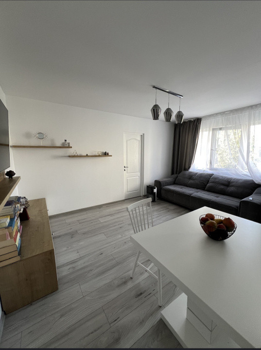 Apartament 2 camere  de vanzare