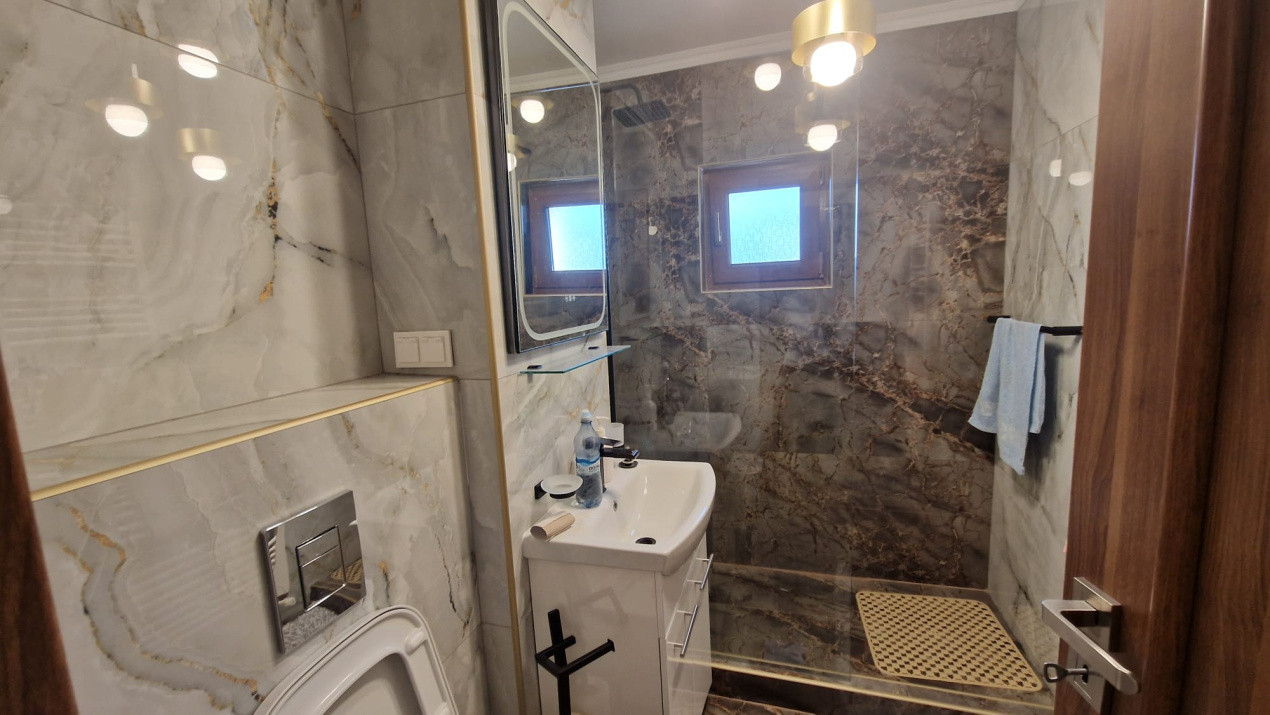 Apartament 2 camere, decomandat, 58mp, cartier Rovine, zona garii