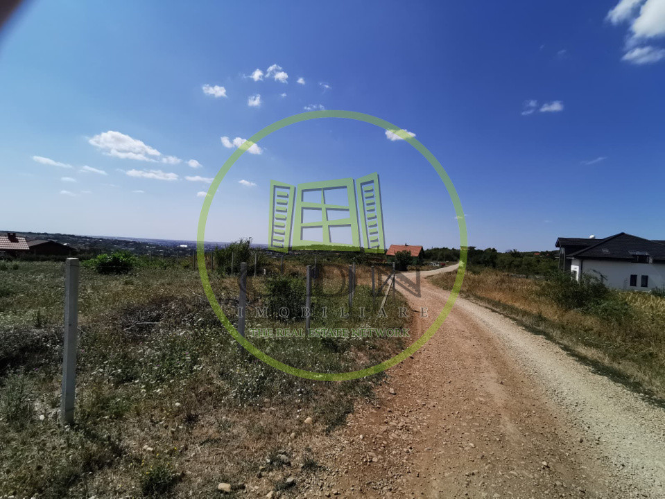 Teren intravilan de vanzare, 3.500 mp, cu front stradal de 21,5 ml