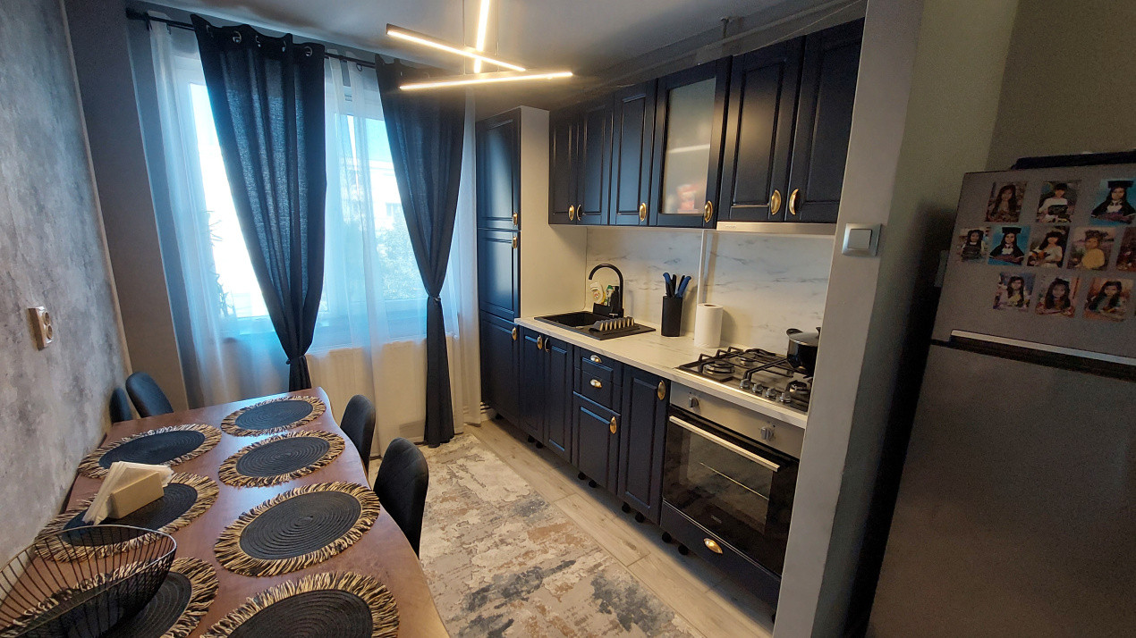 Apartament doua camere semidecomandat, etajul 3, Calea Severinului, zona Billa