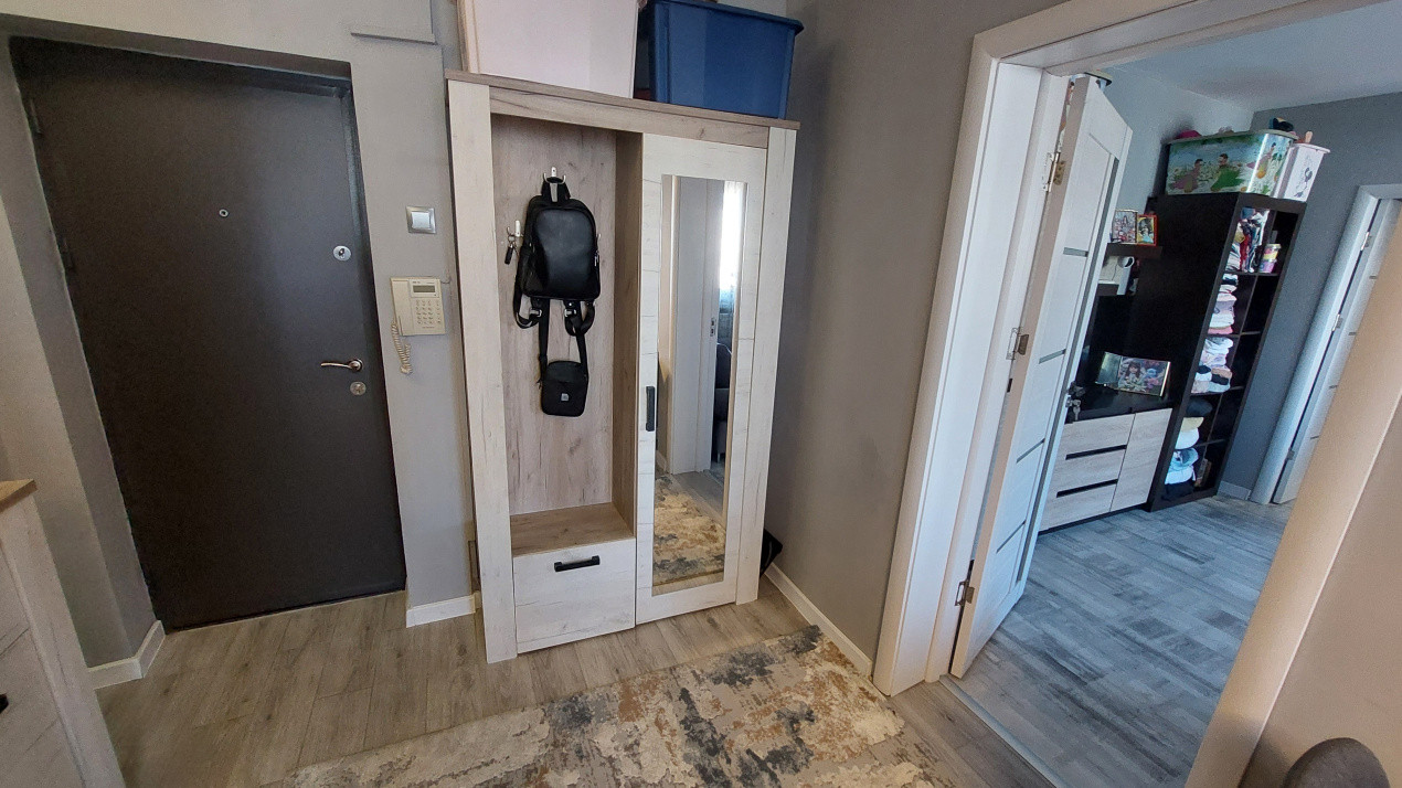 Apartament doua camere semidecomandat, etajul 3, Calea Severinului, zona Billa