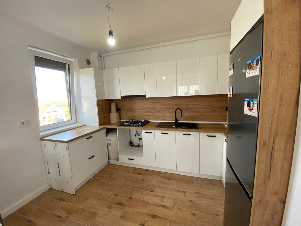 Apart 2 cam, Sânmartin, etaj 3, deține loc de parcare