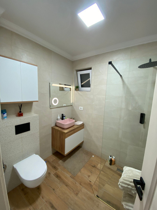 Apart 2 cam, Sânmartin, etaj 3, deține loc de parcare