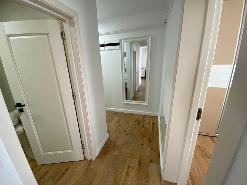 Apart 2 cam, Sânmartin, etaj 3, deține loc de parcare