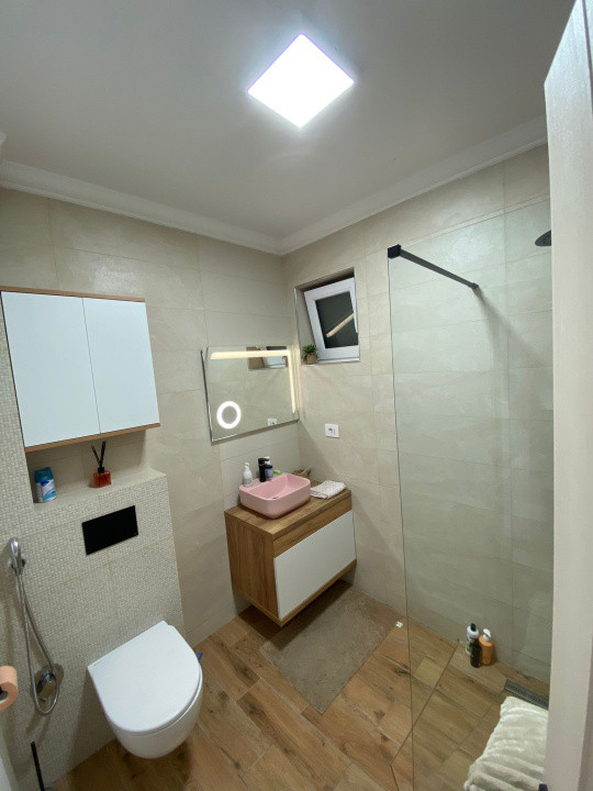 Apart 2 cam, Sânmartin, etaj 3, deține loc de parcare