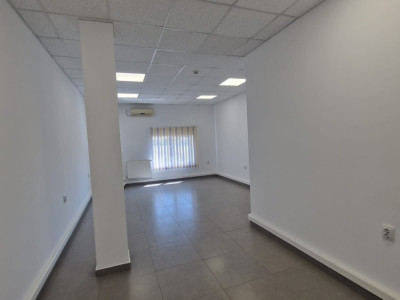 Spatiu de birouri, 45mp, Carcea, zona Ford