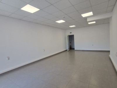 Spatiu de birouri, 52mp, Carcea, zona Ford