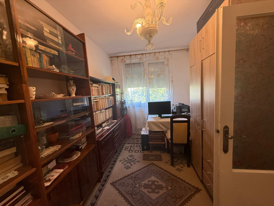 Apartament 4 camere, decomandat, 77 mp, Calea Bucuresti, Zona Teatru Colibri 