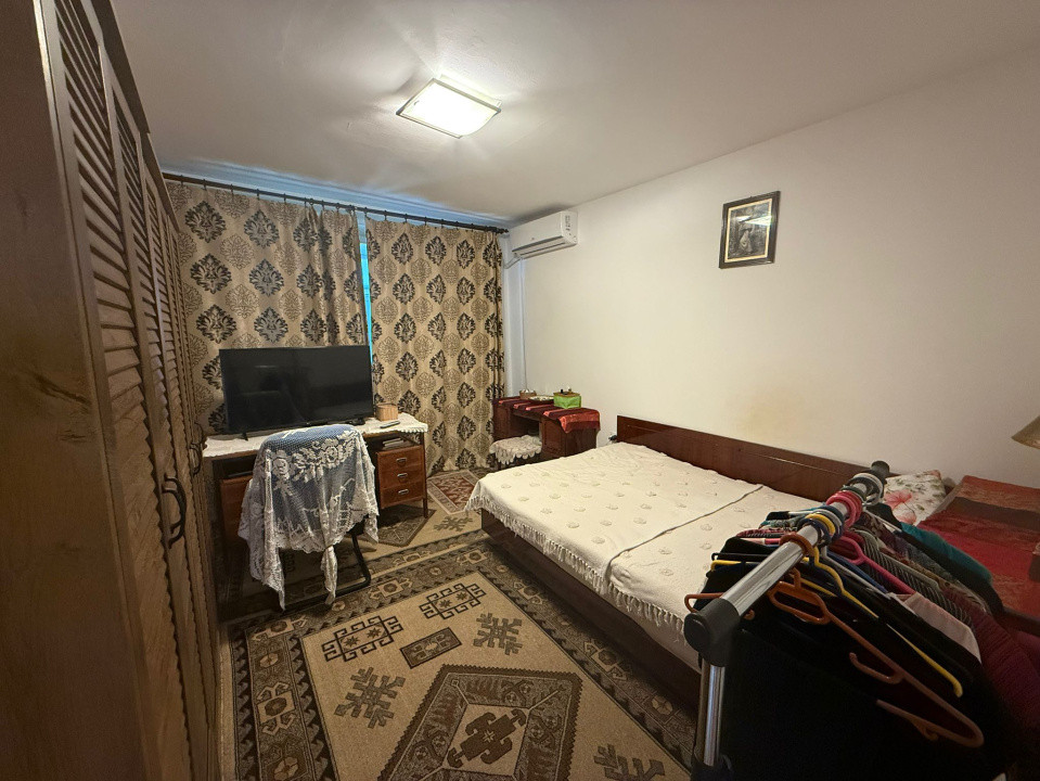Apartament 4 camere, decomandat, 77 mp, Calea Bucuresti, Zona Teatru Colibri 