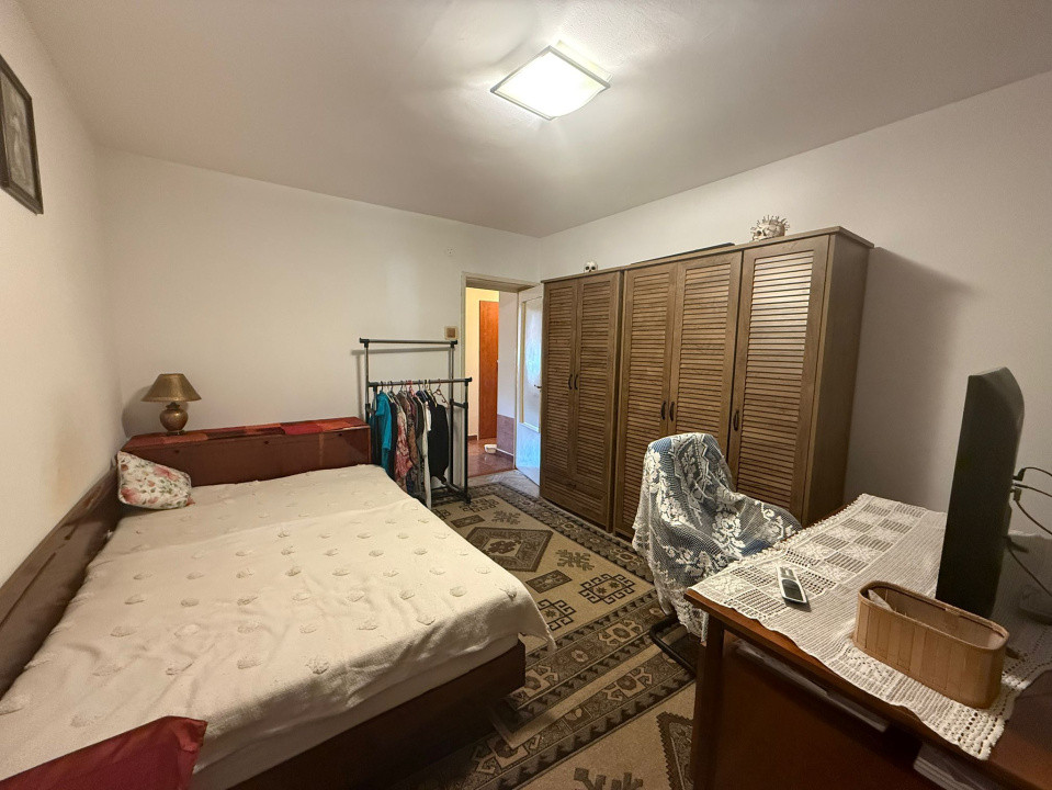 Apartament 4 camere, decomandat, 77 mp, Calea Bucuresti, Zona Teatru Colibri 