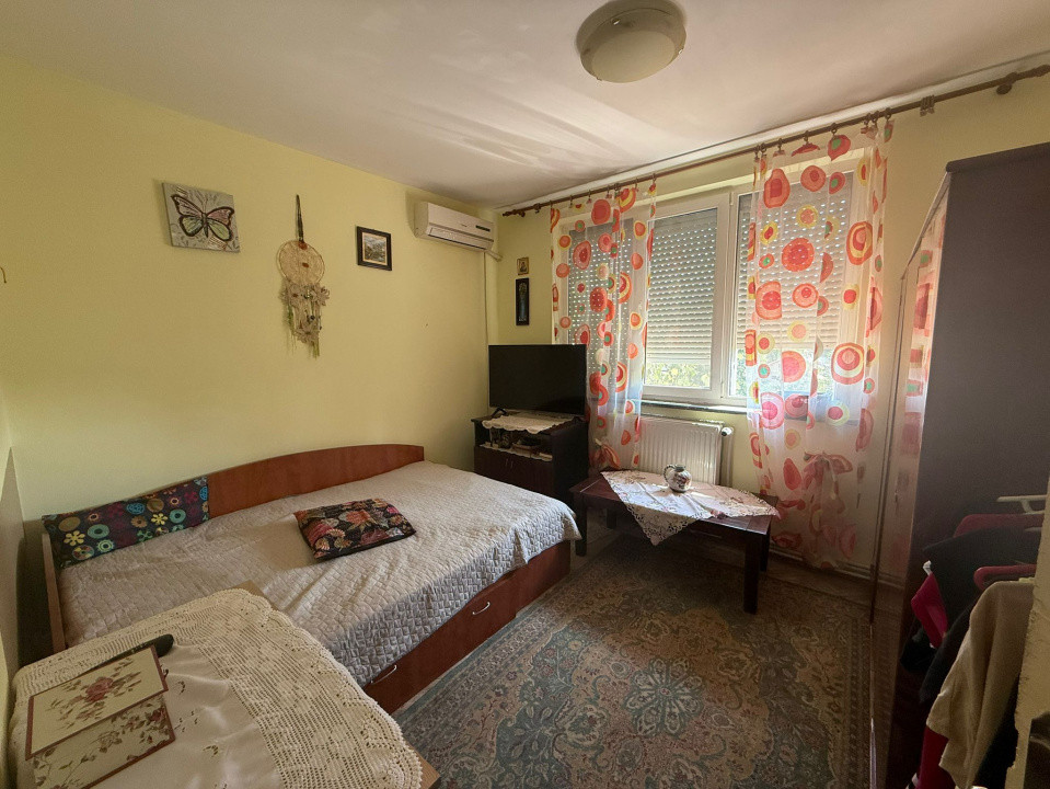 Apartament 4 camere, decomandat, 77 mp, Calea Bucuresti, Zona Teatru Colibri 