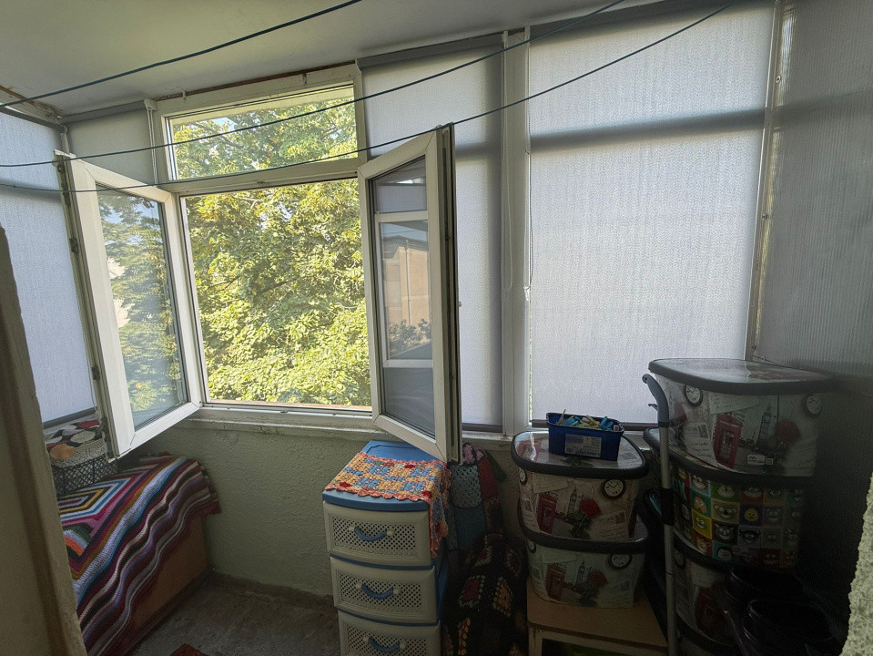 Apartament 4 camere, decomandat, 77 mp, Calea Bucuresti, Zona Teatru Colibri 