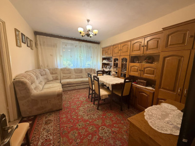 Apartament 4 camere, decomandat, 77 mp, Calea Bucuresti, Zona Teatru Colibri 