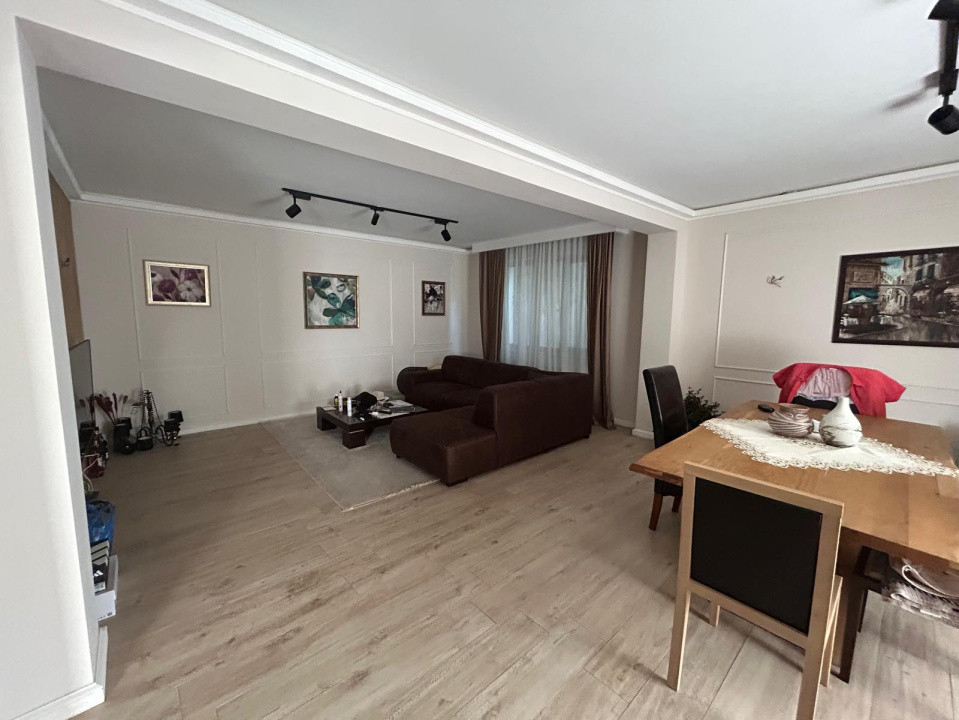 Casa P+1+M, 370 MP teren, 225 MP utili, Central