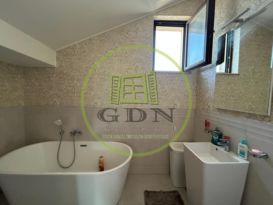 Casa P+1+M, 370 MP teren, 225 MP utili, Central