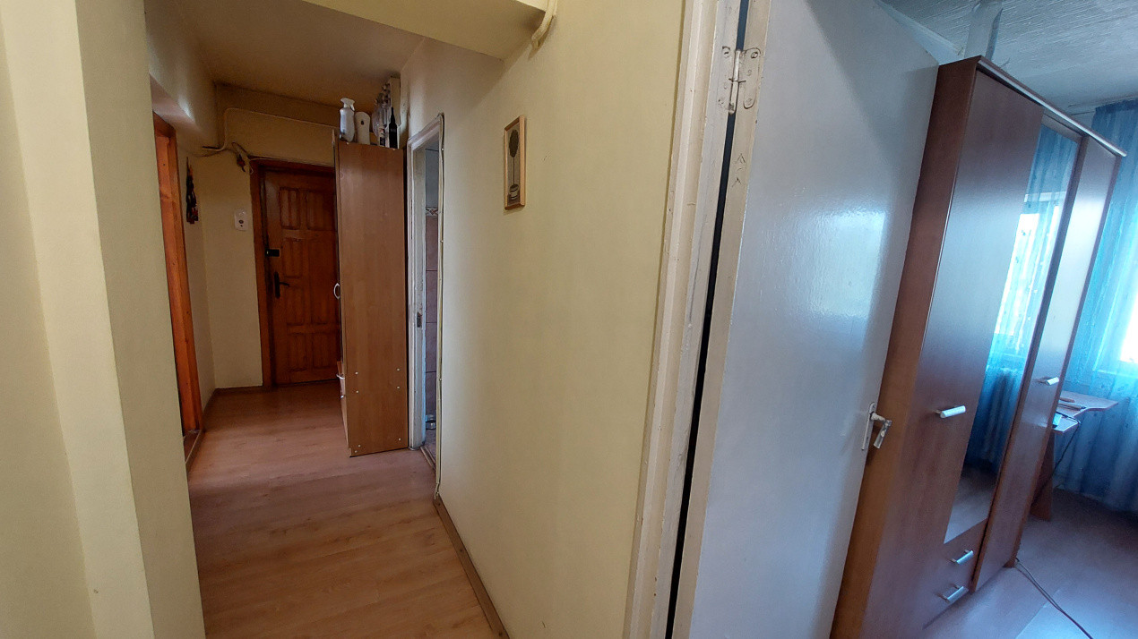 Apartament 3 camere decomandat, etajul 4, Craiovita zona Lidl