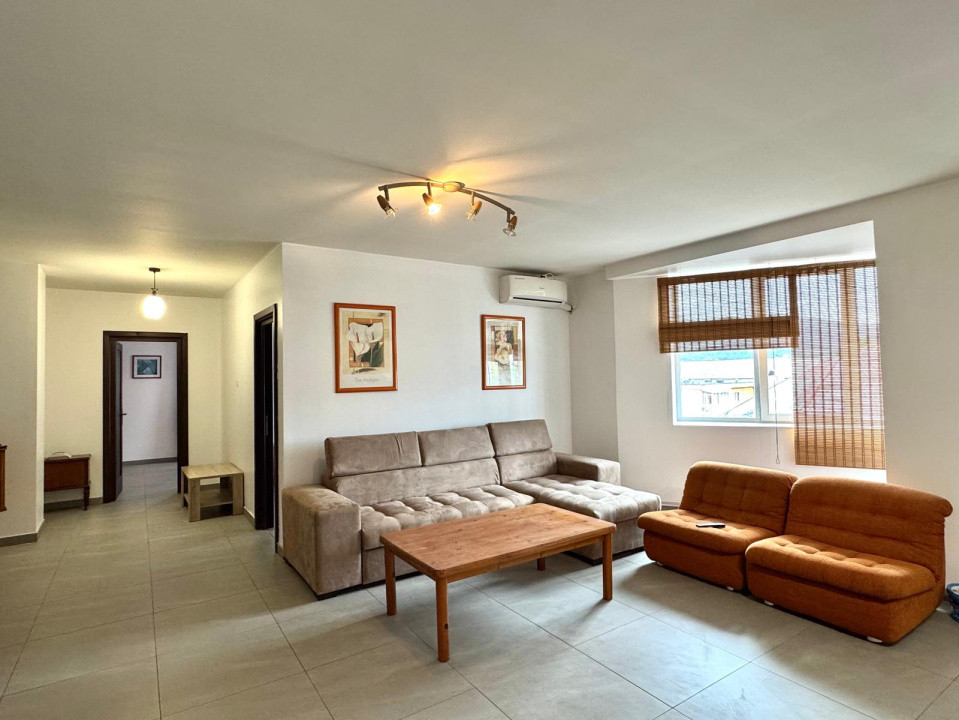 Inchiriere apartamnt cu 3 camere spatioase - zona centrala + loc de parcare