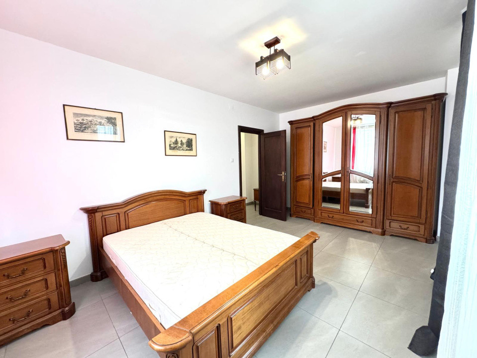Inchiriere apartamnt cu 3 camere spatioase - zona centrala + loc de parcare