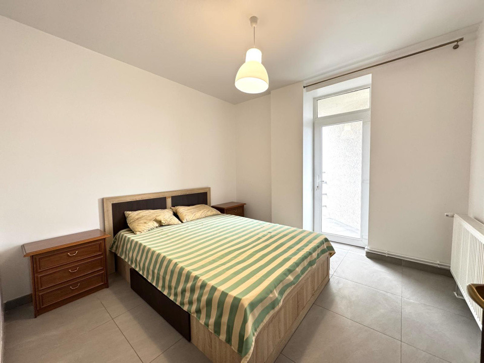 Inchiriere apartamnt cu 3 camere spatioase - zona centrala + loc de parcare